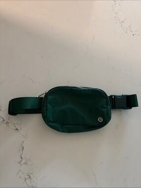 lululemon athletica Forest Green Belt Bag